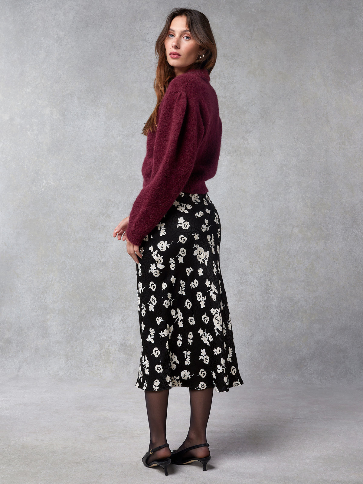 Flowy midi skirt in black printed jacquard | Rouje