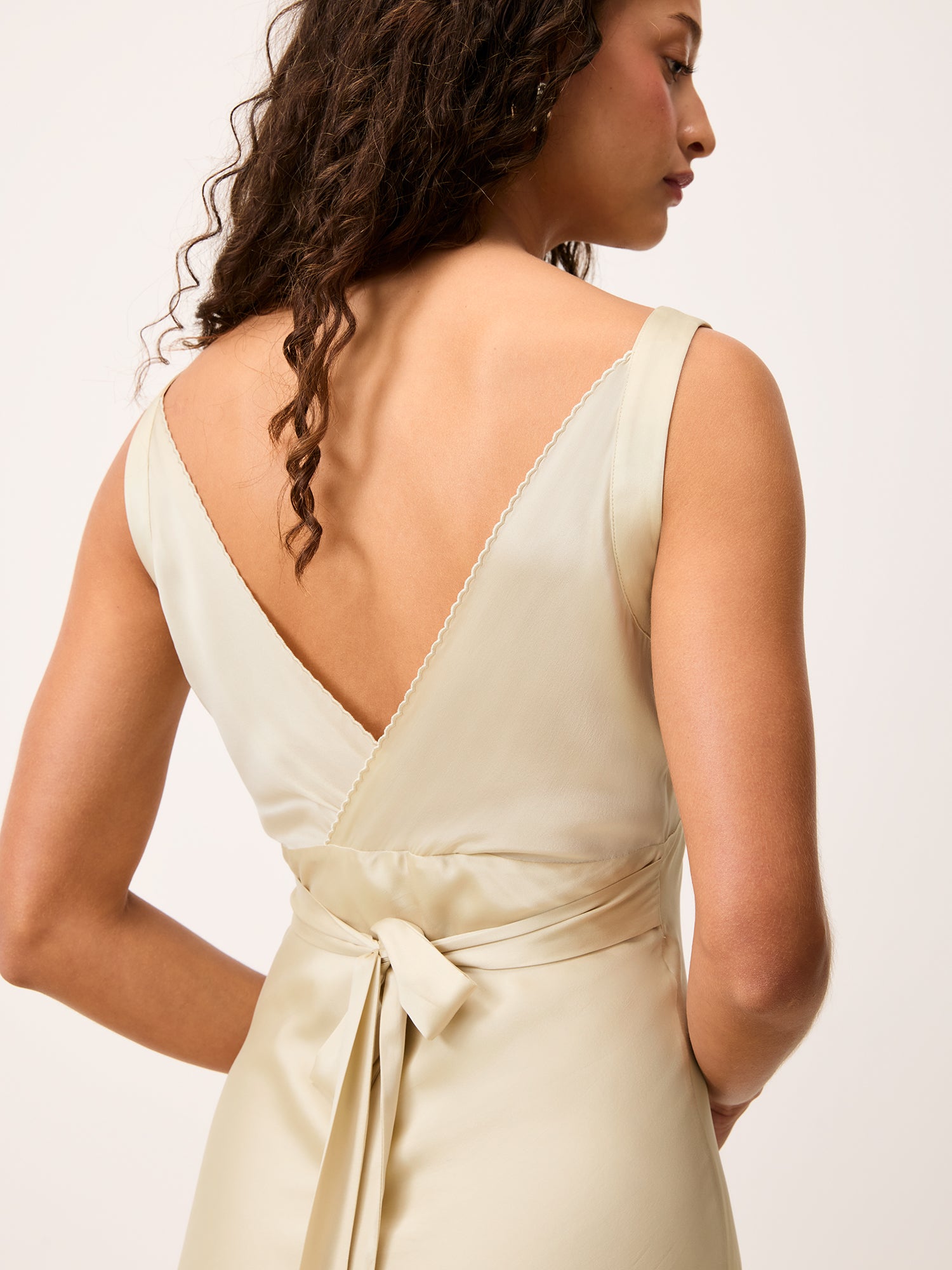 Rouje | Feminine and sensual allure - Born in Paris