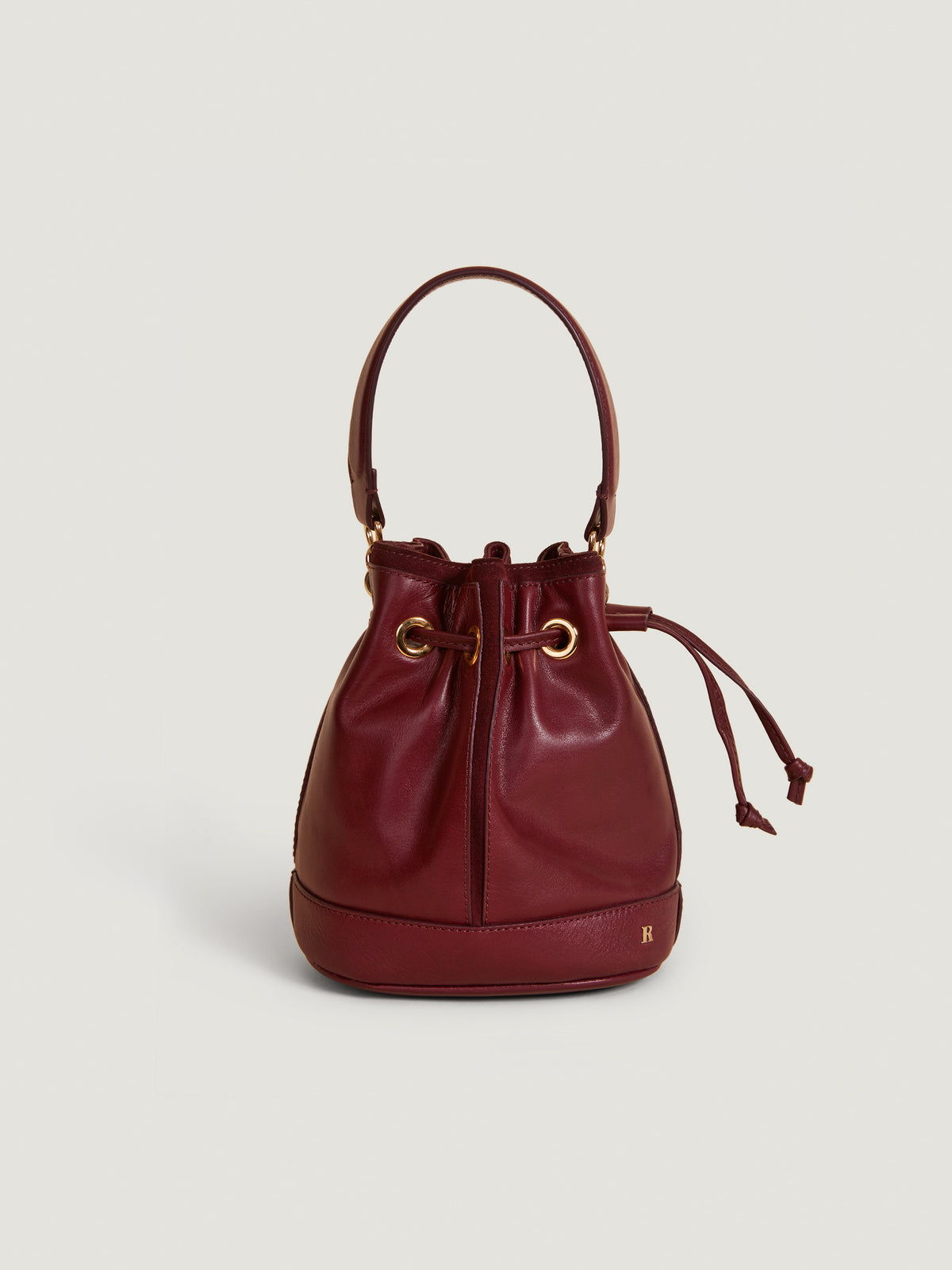 12 Leather Bucket Bags I'm Loving for Fall - Julia Berolzheimer