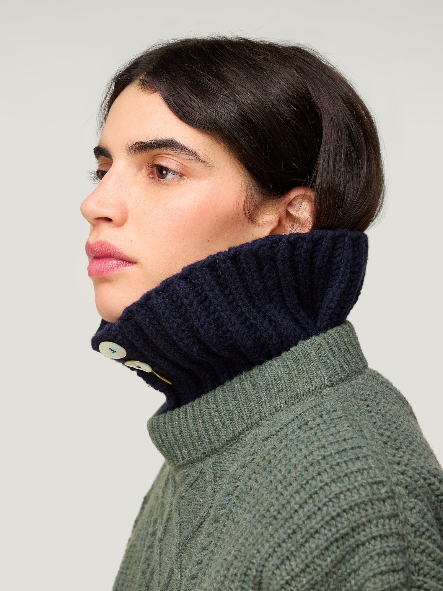 Calentador de cuello ancho efecto babero en lana merino jaspeada | Rouje