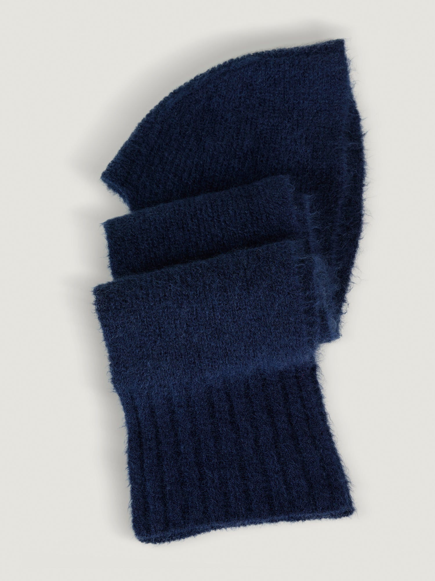 Gorro y bufanda de mohair 2 en 1 azul marino | Rouje