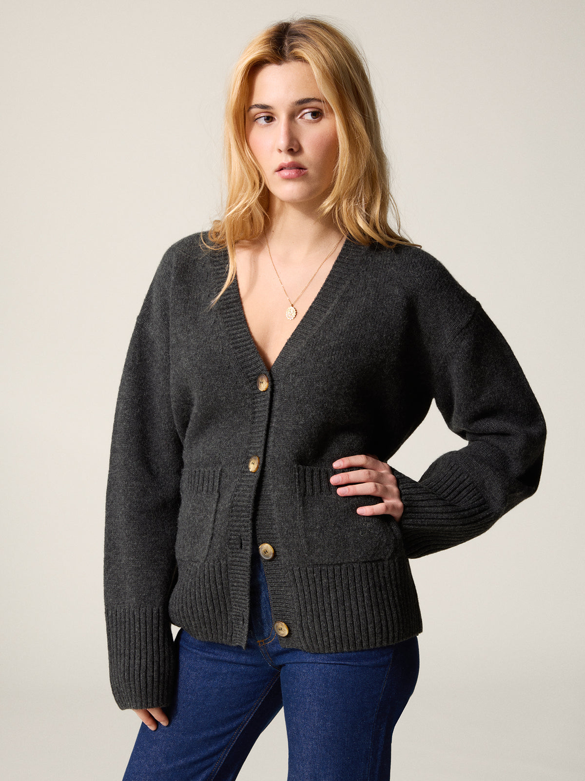 V-neck wool vest | Rouje