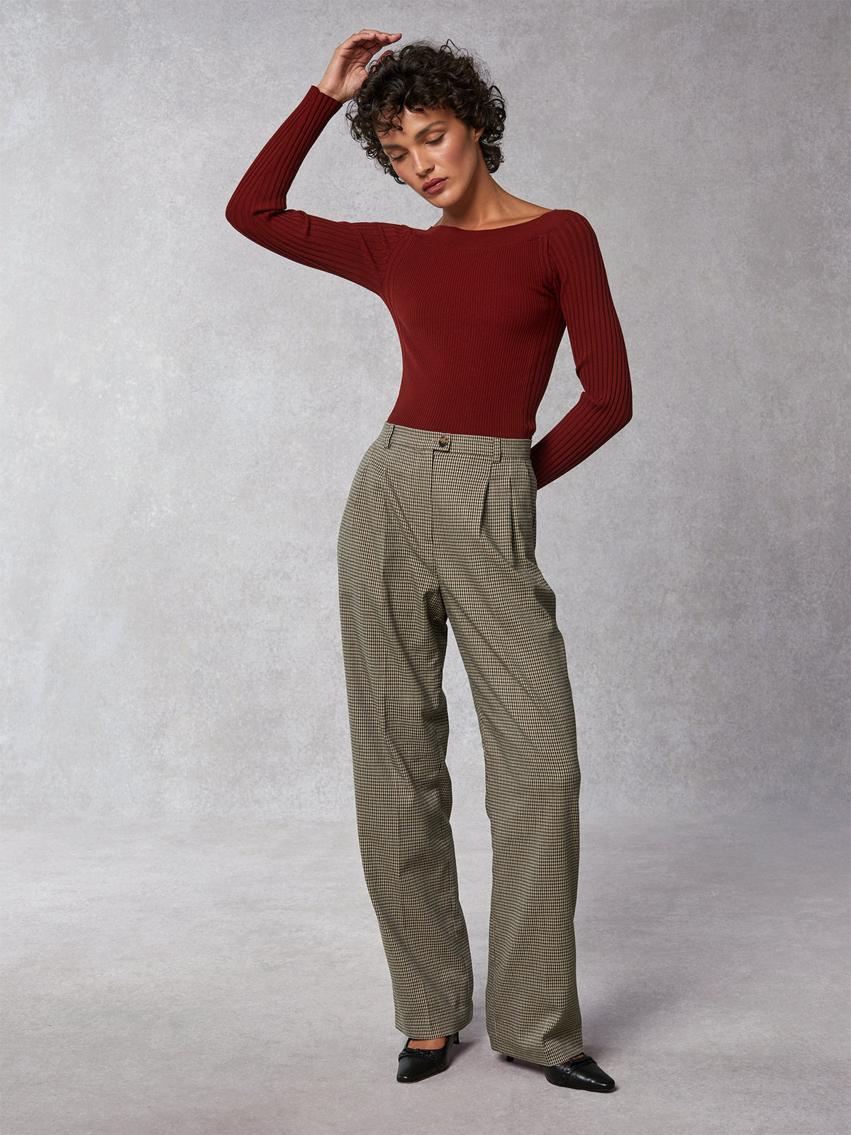 High-waisted cotton trousers with houndstooth pleats