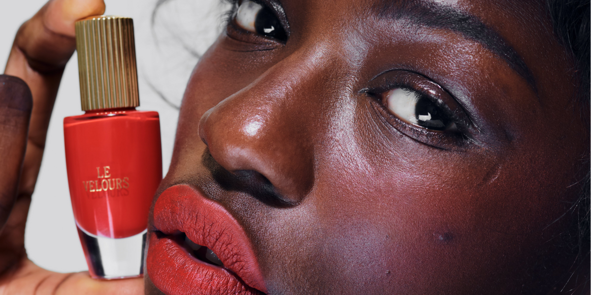 Bright red clean vegan creamy lipstick | Les Filles en Rouje