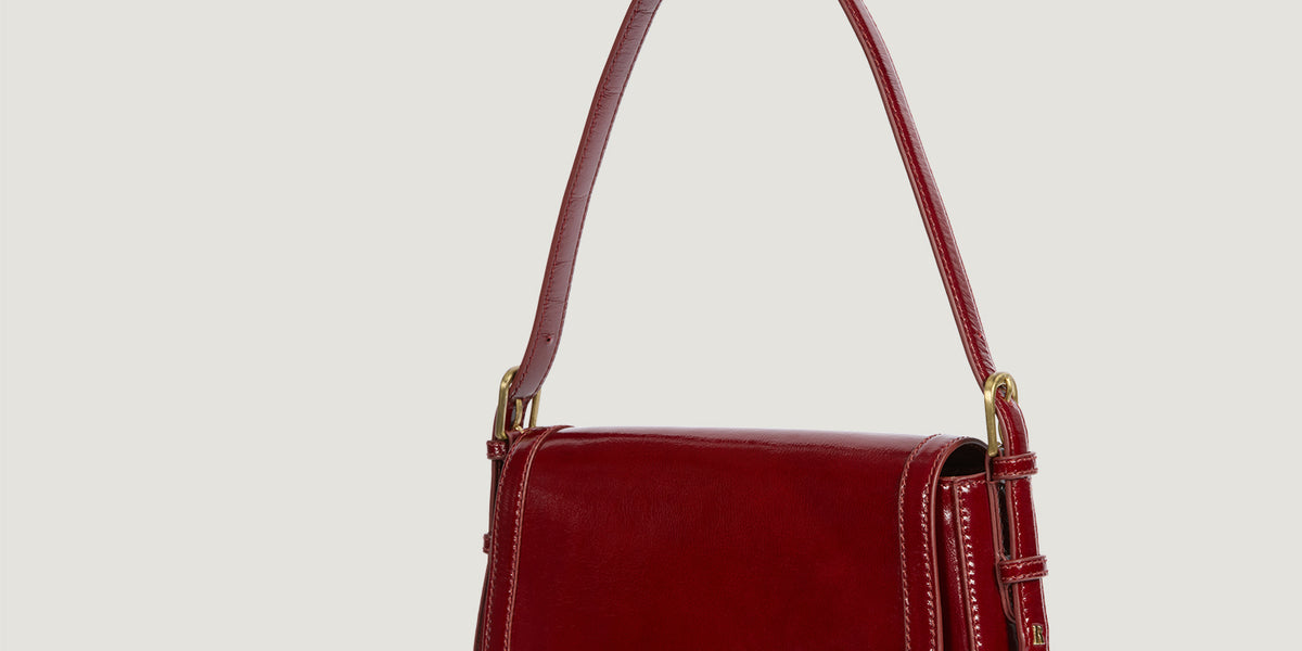 Grand sac en cuir vernis bordeaux Rouje