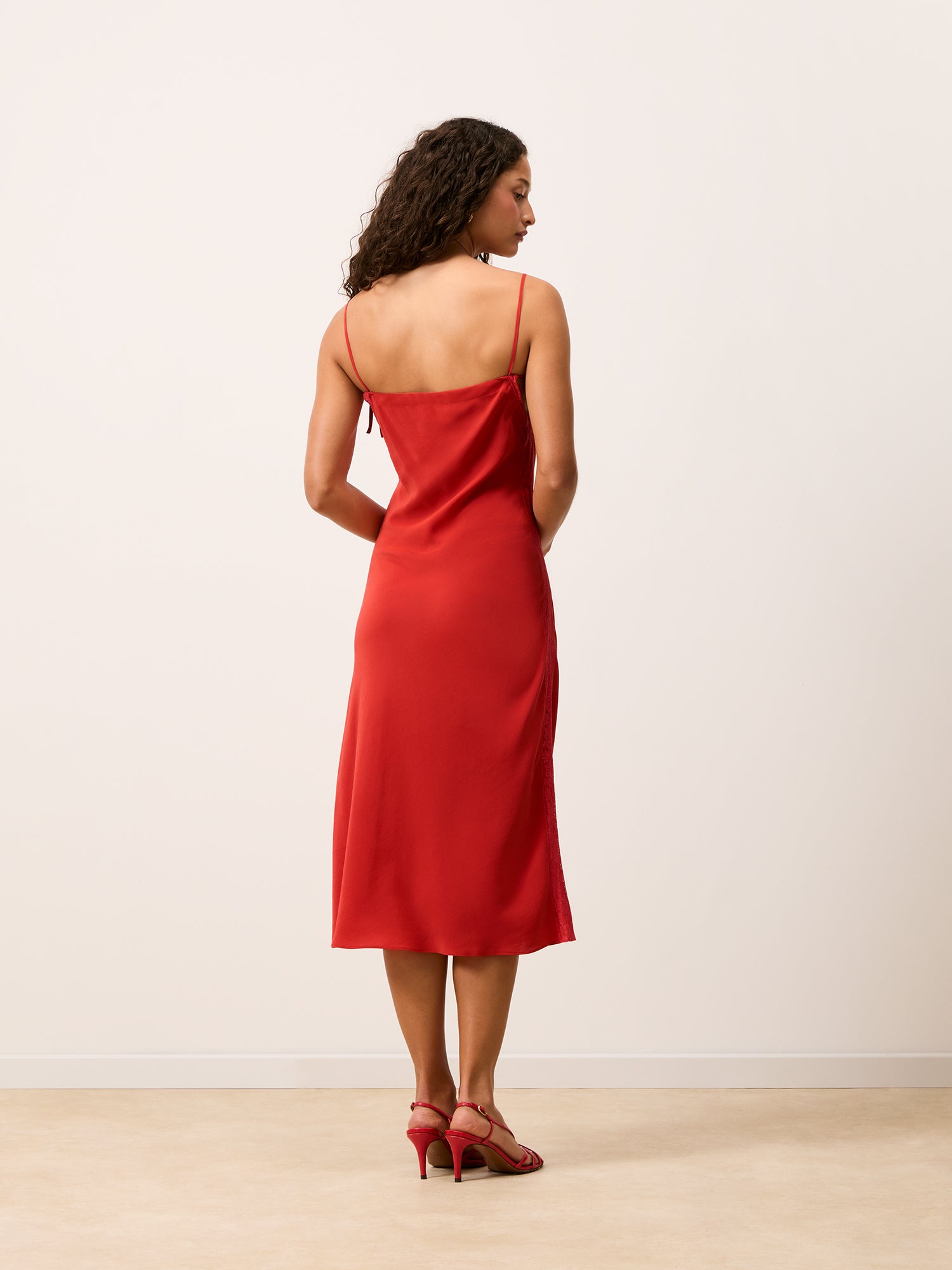 Jeanne's Wardrobe: Shop Jeanne Damas' Signature Style | Rouje